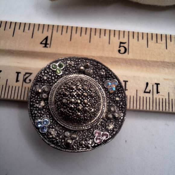 Blue green pink rhinestones sun hat brooch - Picture 3 of 3